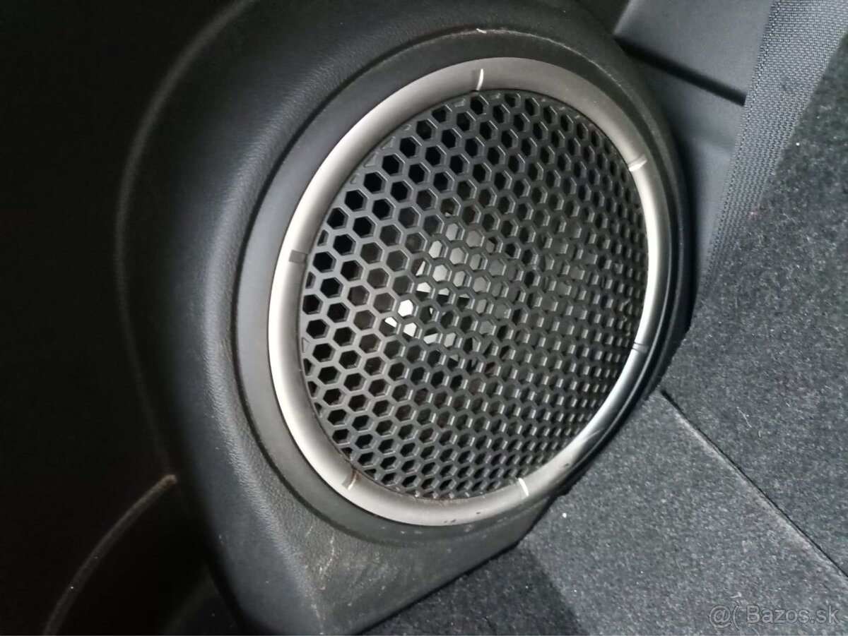 MITSUBISHI OUTLANDER 4x4 - NA PREDAJ - 15