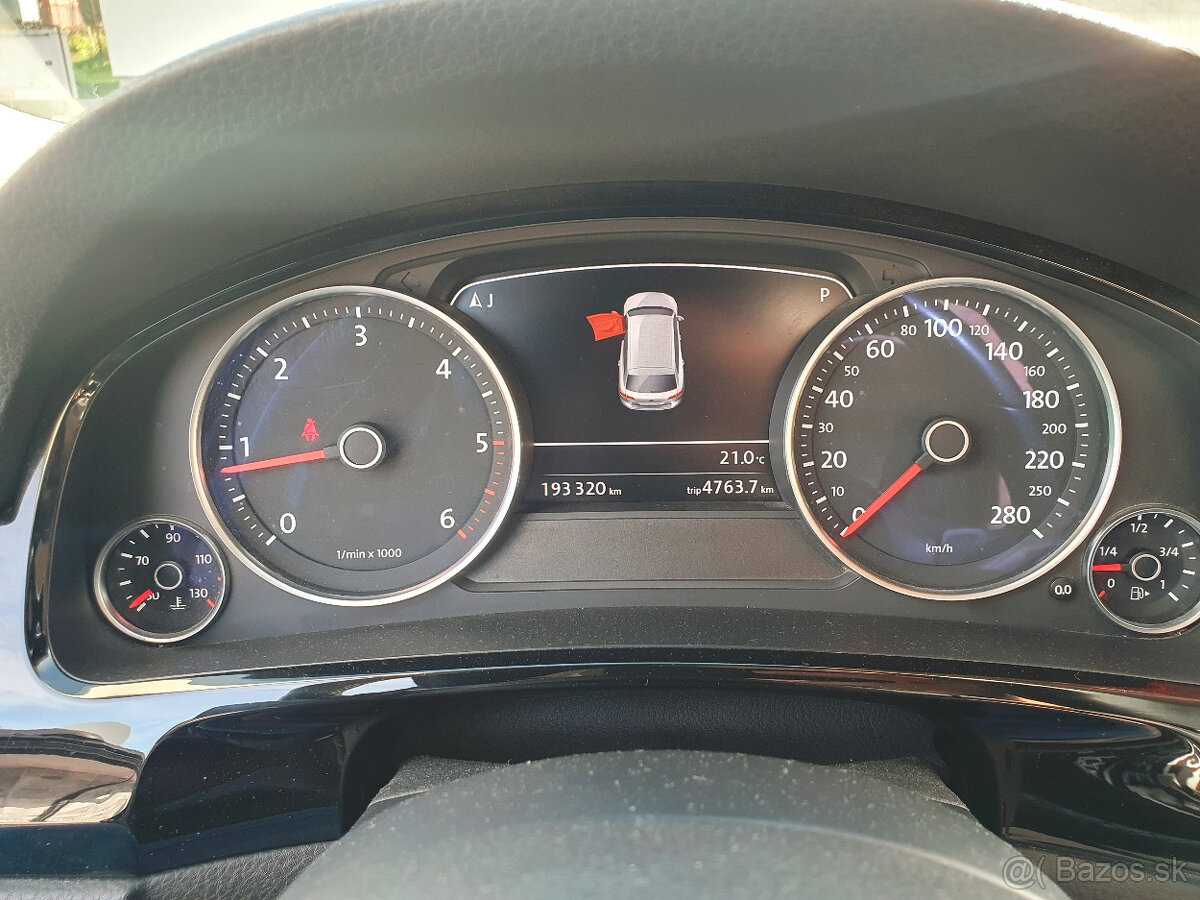 Volkswagen Touareg II 3.0 TDI R-Line 4MOTION - 15