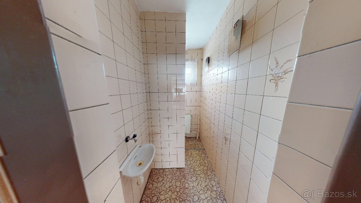 Priestranný rodinný dom – Mýtna Nová Ves - 15