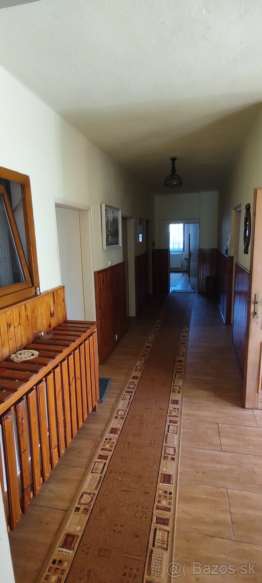 Rodinný dom zrekonštruovaný v obci Skýcov - 15