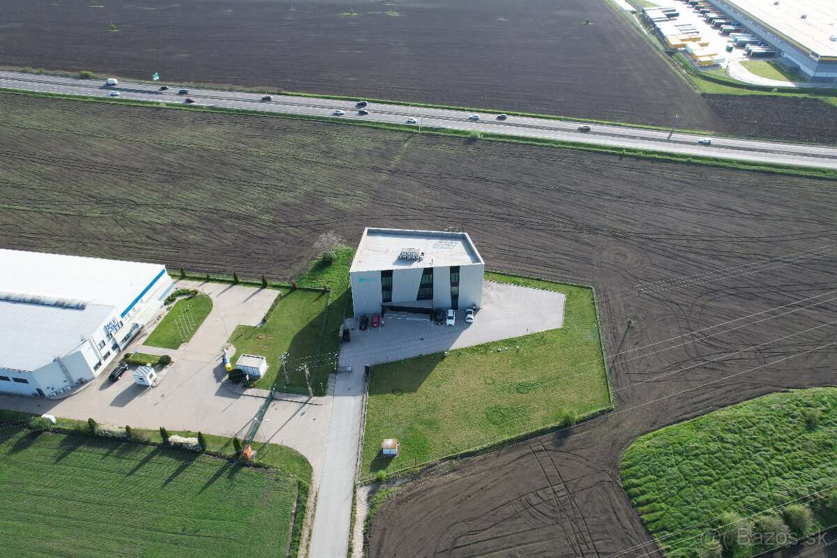 Predajňa, showroom, administrativa a sklad - 15