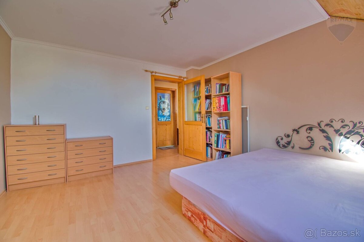 Na predaj dva byty, garáž, dvor, terasa, centrum mesta Veľký - 15