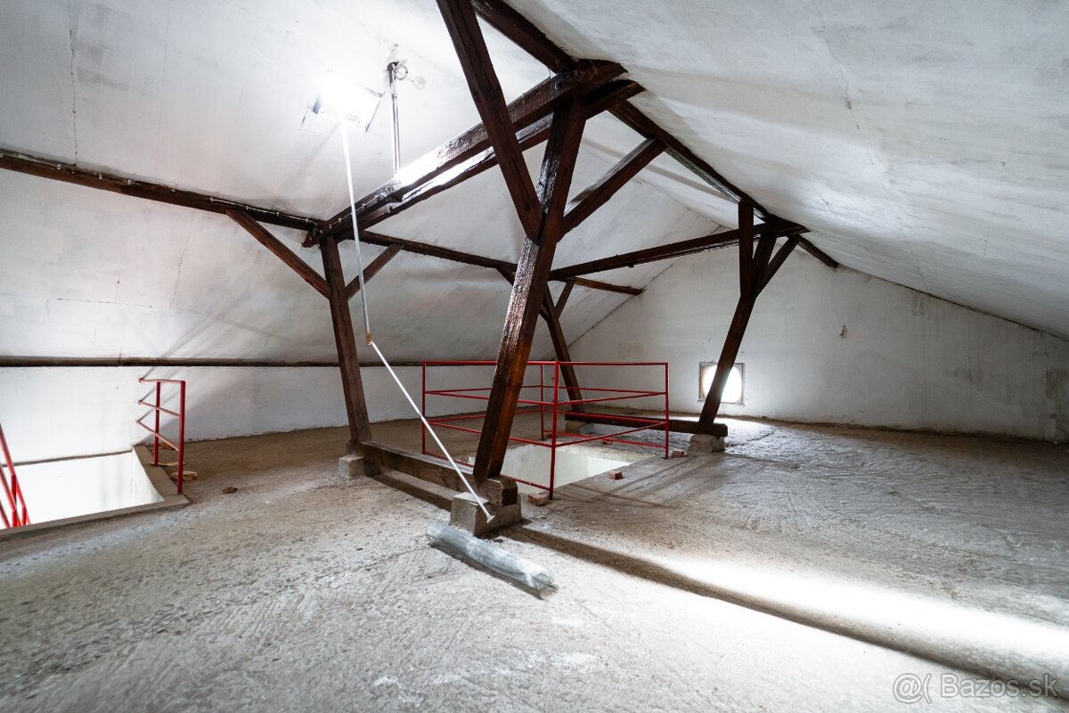 Ponúkame na predaj budovu / skladový priestor v Strážskom - 15