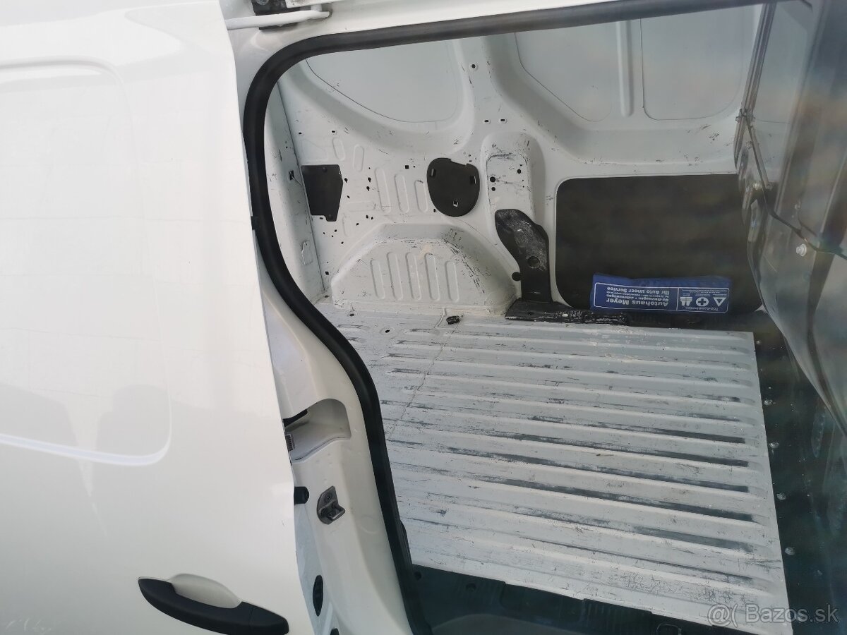 Renault Express 1.3 T benzin 2021/148tkm Dph - 15