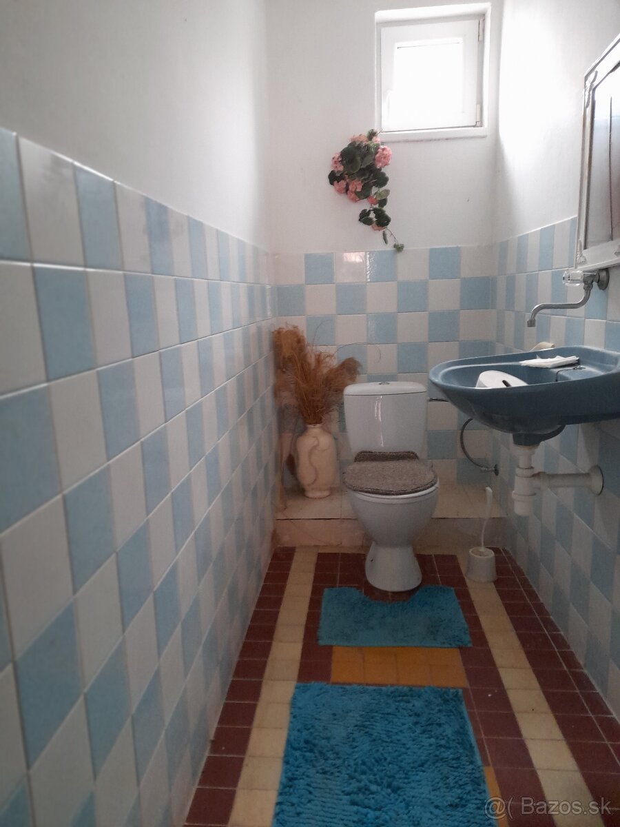 Na predaj veľký 5-izbový RD v obci Čierna Voda - 15