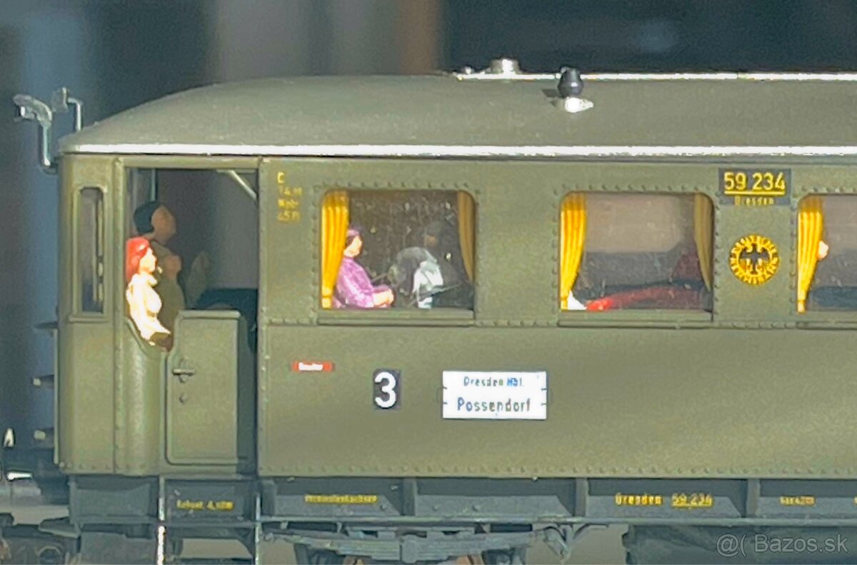 Železničné vagóny H0 PIKO 2 ks s cestujúcimi - 15