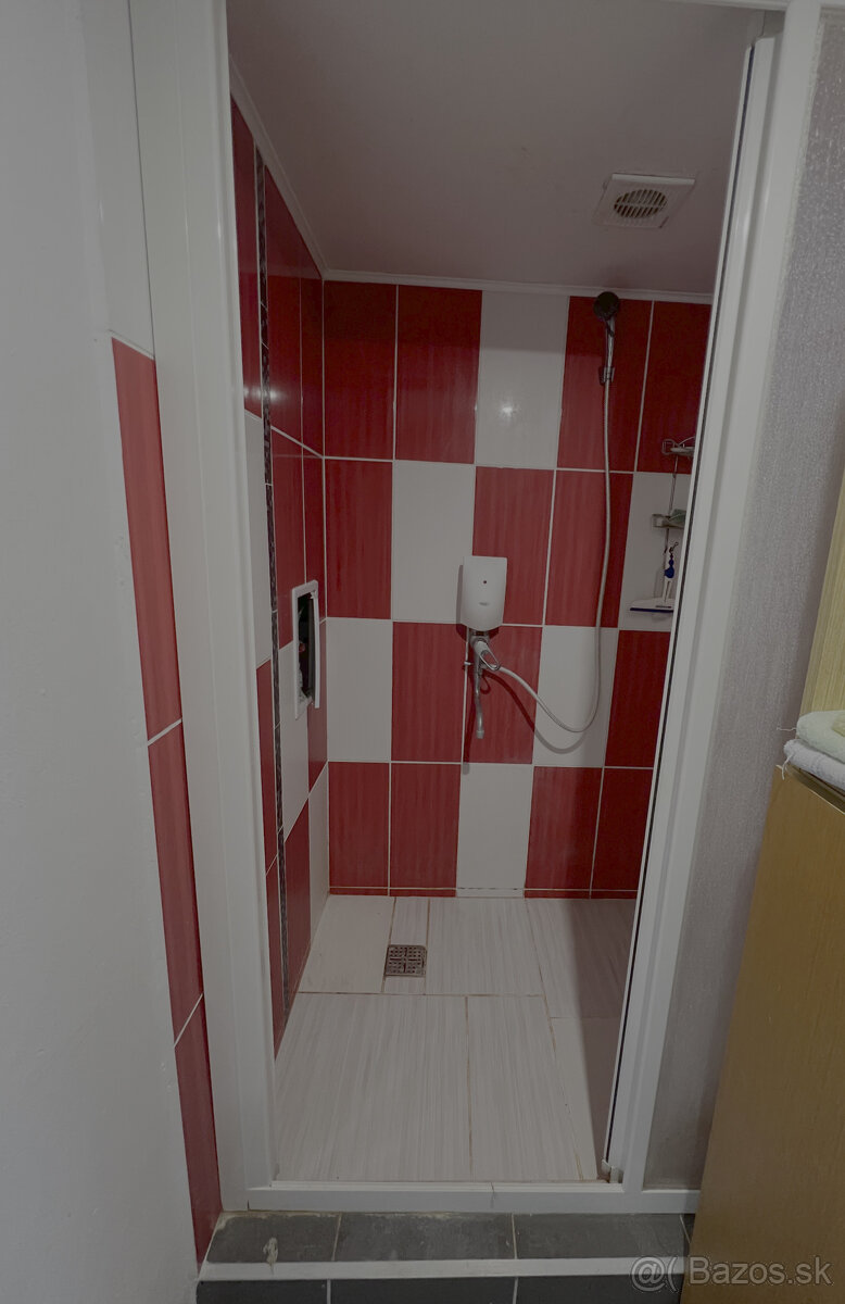 Na predaj rodinný dom v obci Bačkov - 15