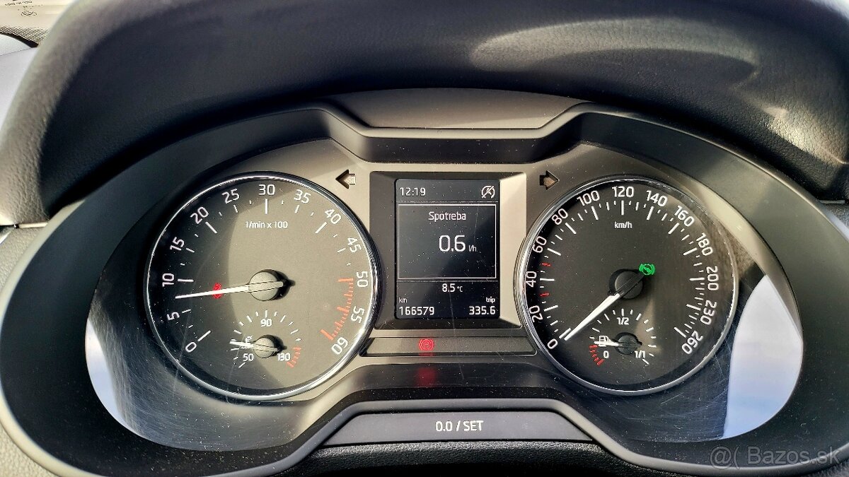 Škoda Octavia Combi 2.0 TDI Ambition DSG - 15