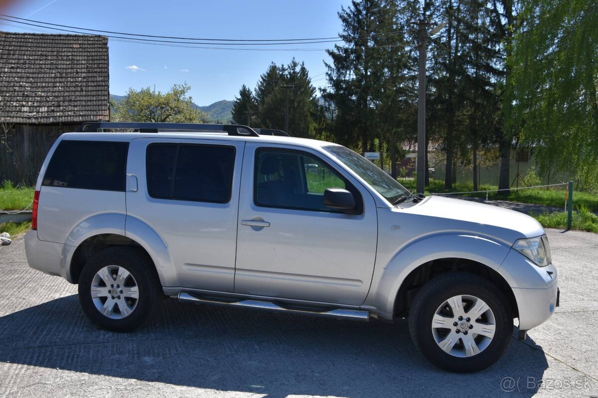 Nissan Pathfinder 2.5 dCi terénne - 15