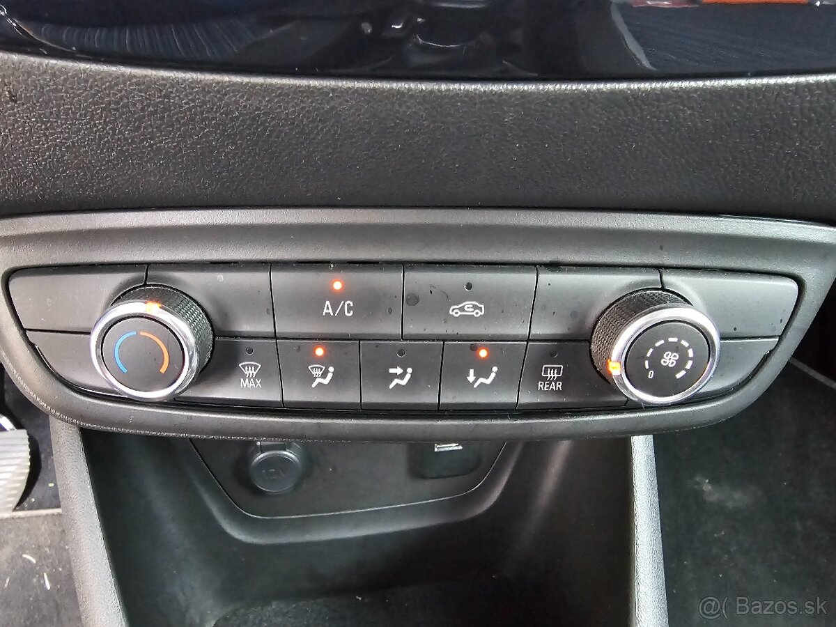 Opel Crossland X Combi 61kw Manuál 72 300km - 15