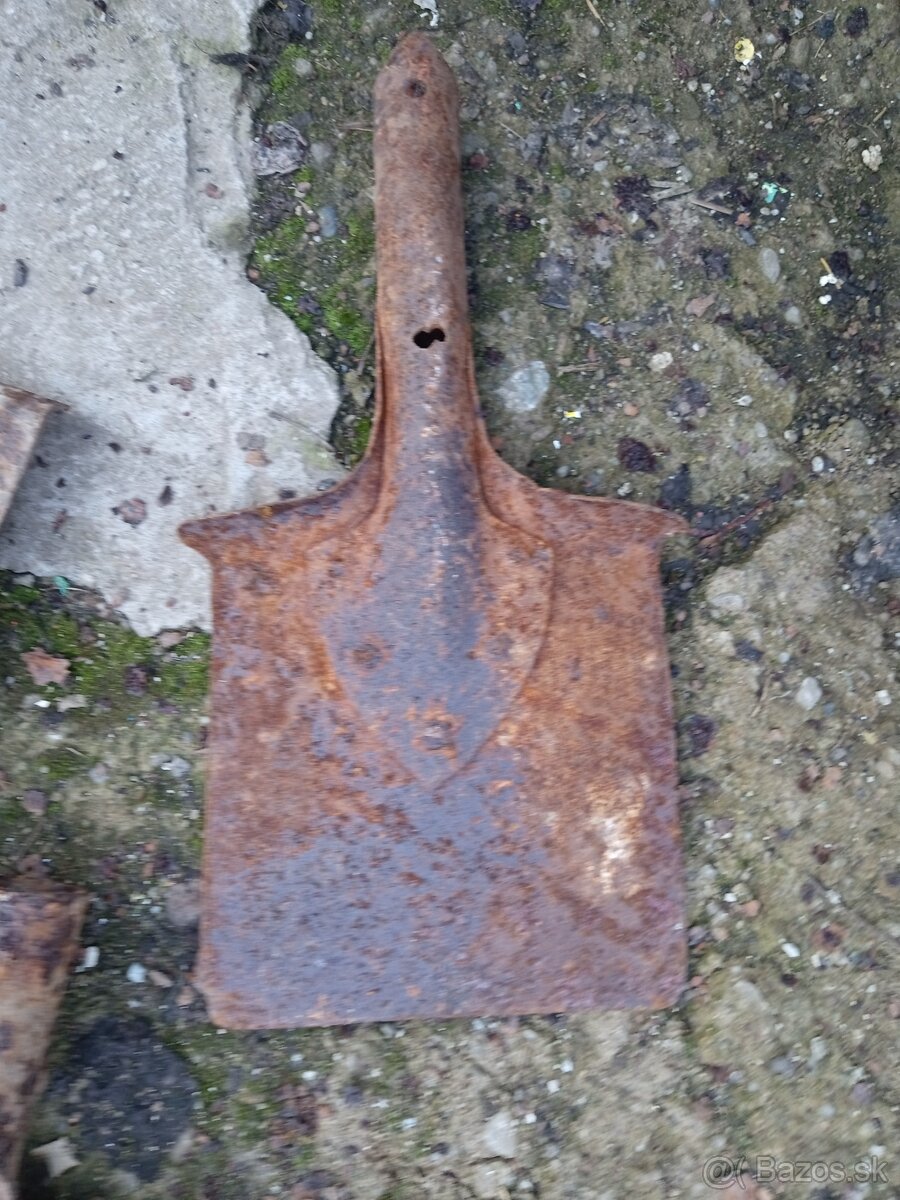 Staré vojenské lopatky - 15