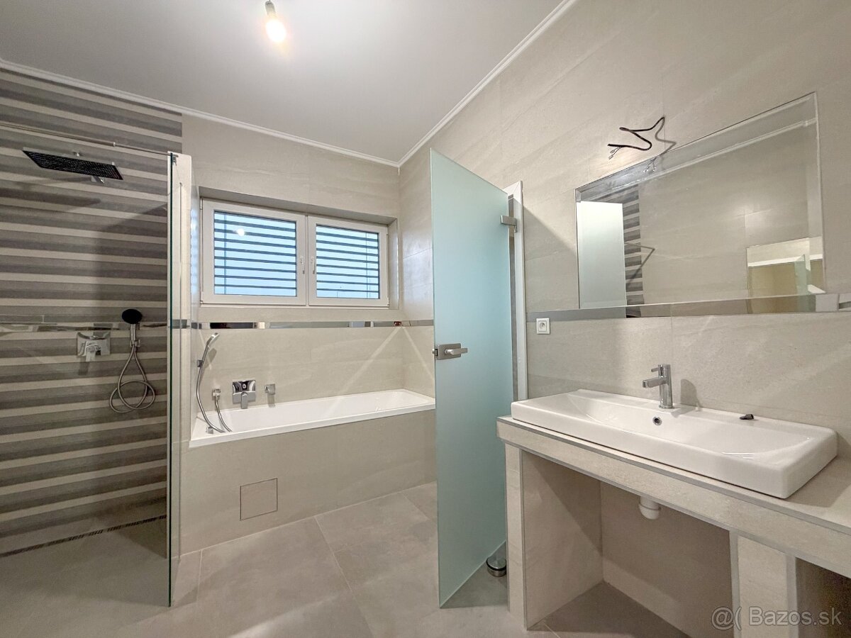 Nadštandardný rodinný dom s kompletným zariadením - 15