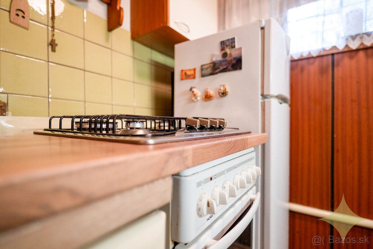 Predaj útulnej, murovanej rekreačnej chaty v tichej časti Du - 15