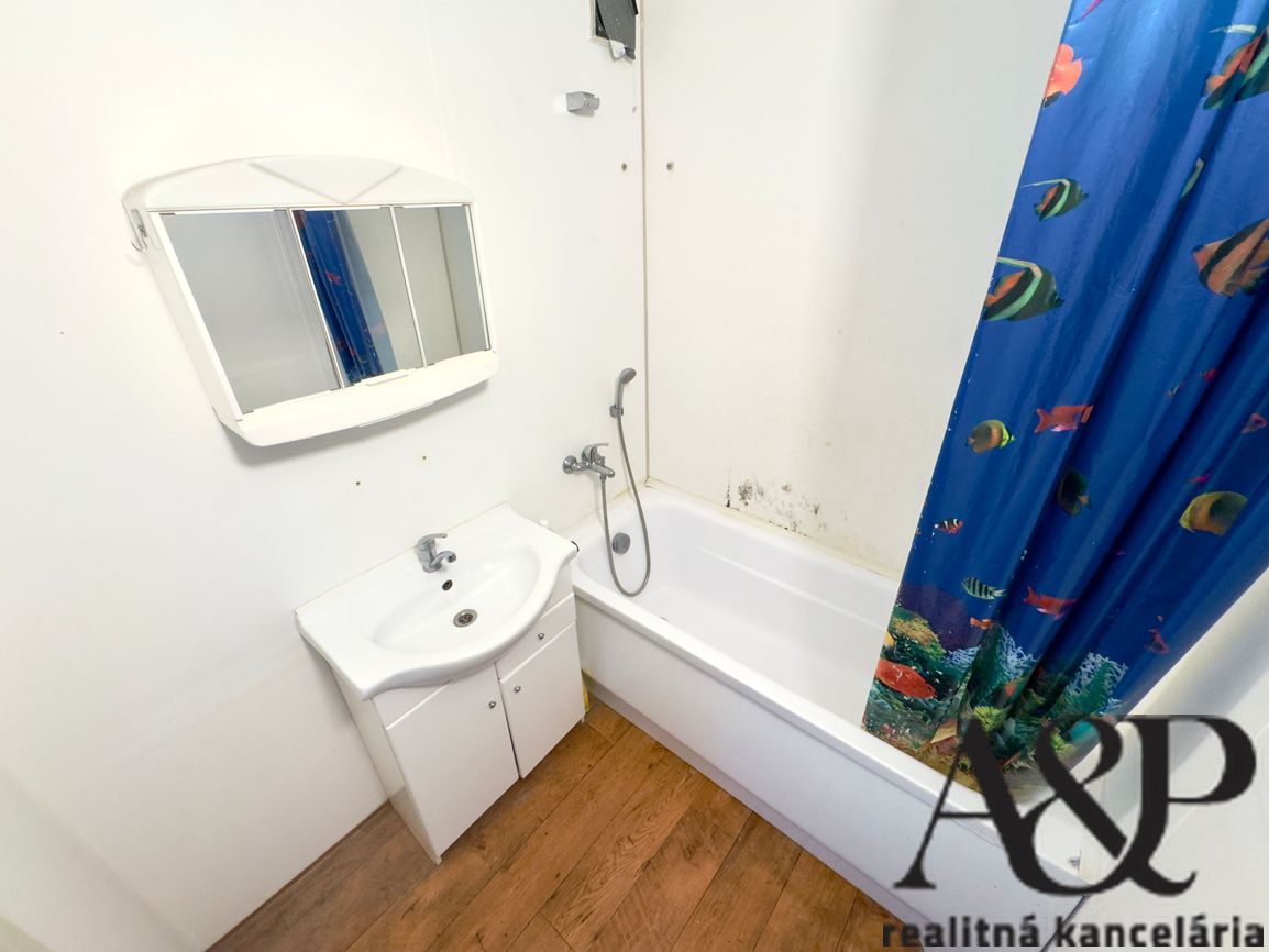 ZNÍŽENÁ CENA/3 IZB. BYT S DVOMI BALKÓNMI V ŠIRŠOM CENTRE, 64 - 15