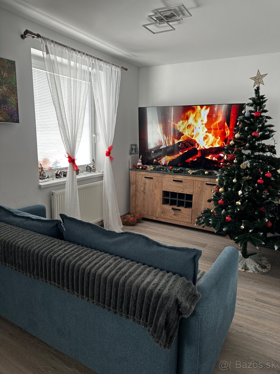 Rodinný dom s bazénom a hosťovským domom - 15