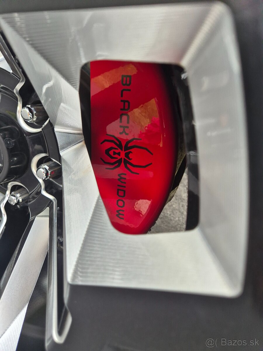 DODGE RAM 5,7 HEMI BLACK WIDOW 39 000km odpočet DPH - 15