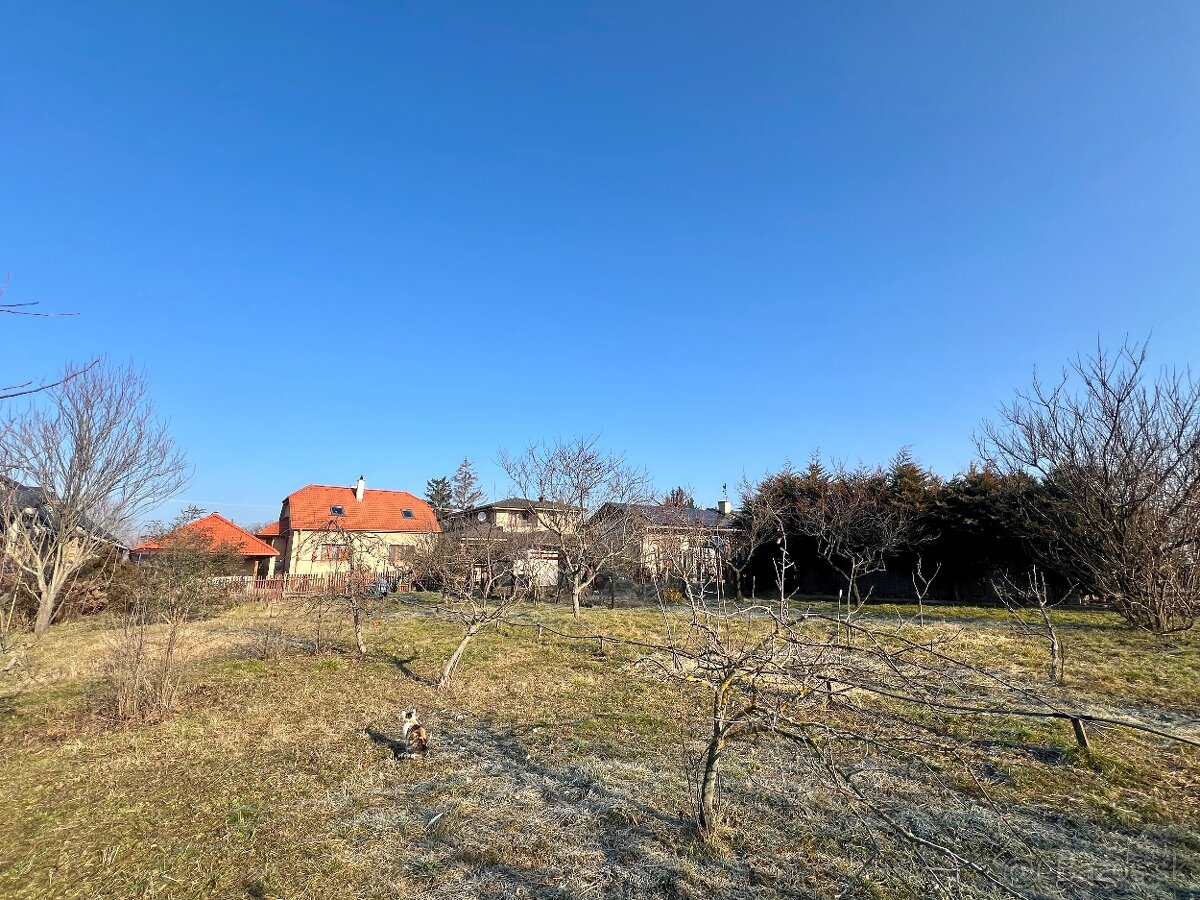 Dvojpodlažný rodinný dom s pivnicou - 15