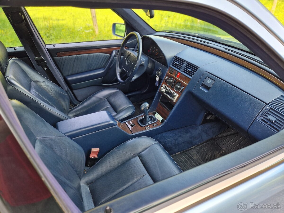 Mercedes-Benz C trieda Sedan 220 - 15