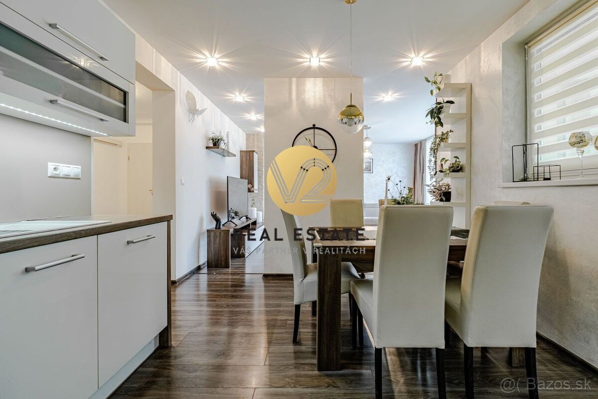 NA PREDAJ 5I RODINNÝ DOM S BAZÉNOM, 10 MIN DO CENTRA NITRY - 15