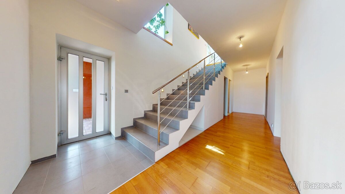 Výnimočný 6 izbový rodinný dom pri lese, Dúbravka - 15