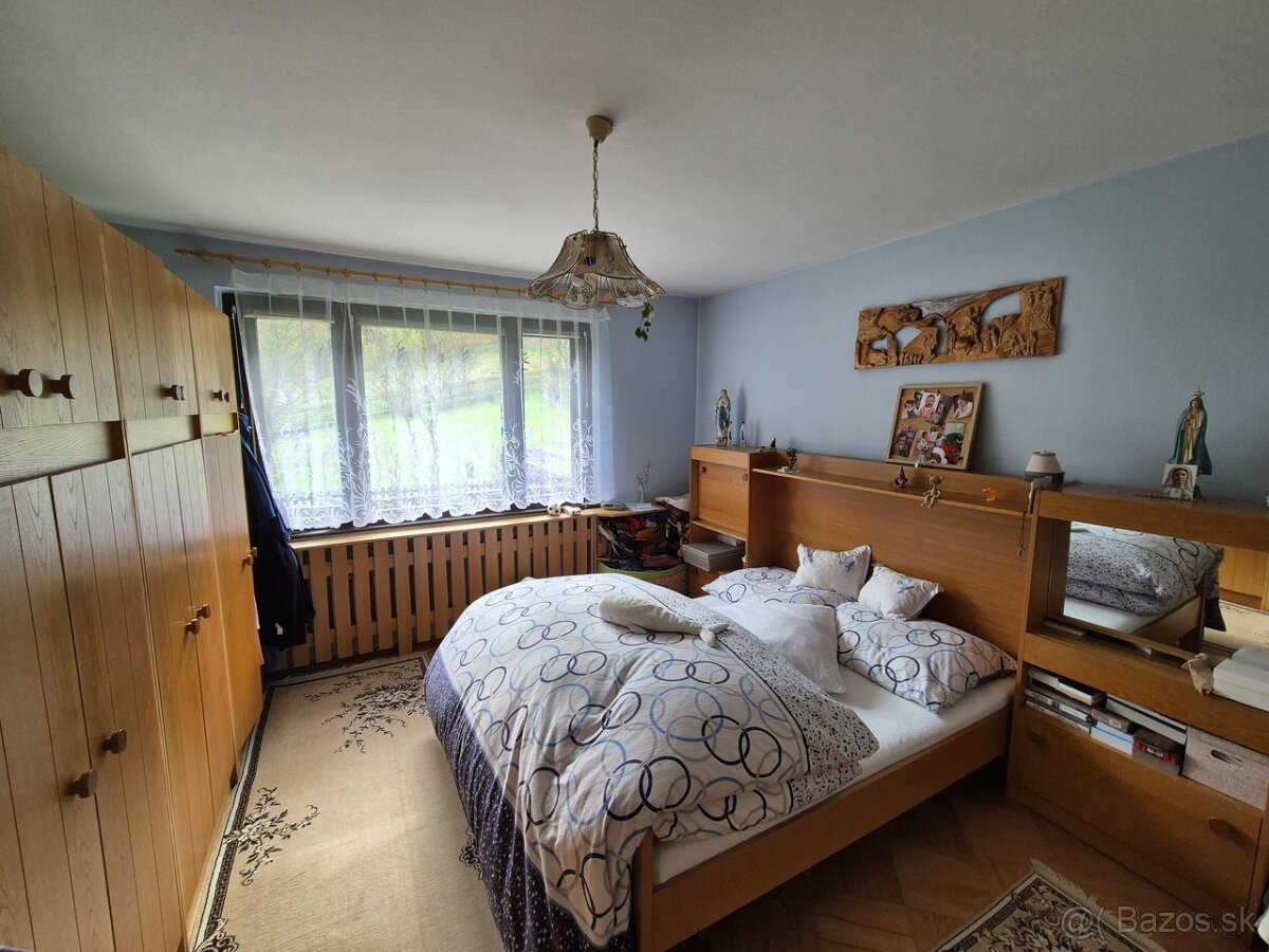 Rodinný dom s veľkou záhradou / 2024 m2 / - Skalité - 15