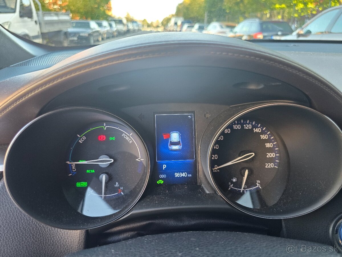 Toyota C-HR hybrid - 15