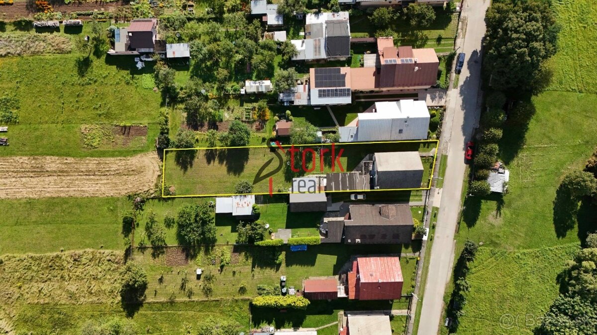 Rezervované - rodinný dom s krásnym pozemkom v obci Zbyňov - 15