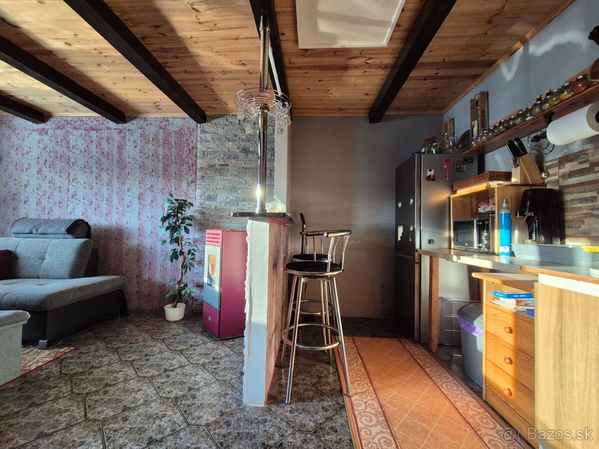 ZNÍŽENÁ CENA Dom so zariadením, pozemok 987m2 KE - K.N.Ves. - 15