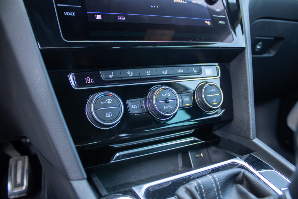 Volkswagen Passat 2.0 TDI R-line B8 - 15