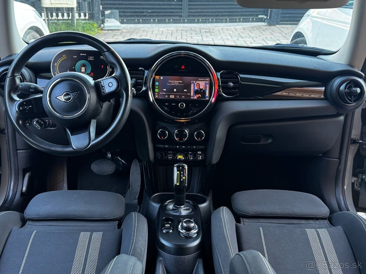 Mini Cooper S Essential 2022 (13 407 € odpočet DPH) - 15