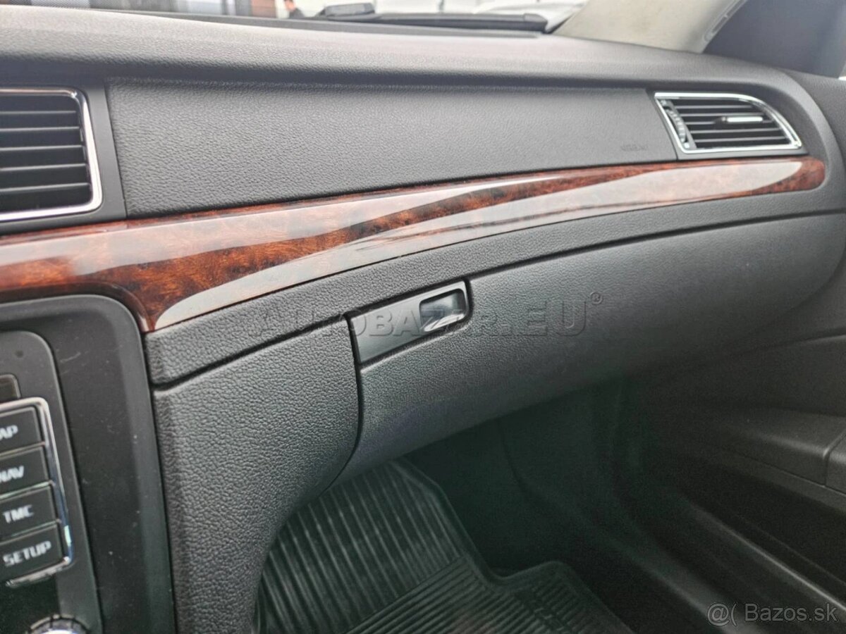 Škoda Superb Combi 2.0 TDi CR DSG Elegance, SR, 2.majiteľ - 15