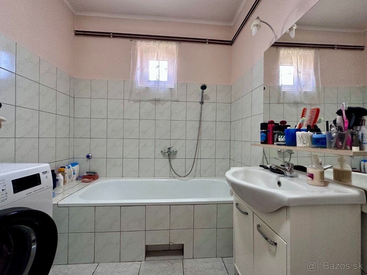 MAĎARSKO - SZENDRO 4 IZBOVÝ RODINNÝ DOM NA KĽUDNOM MIESTE - 15