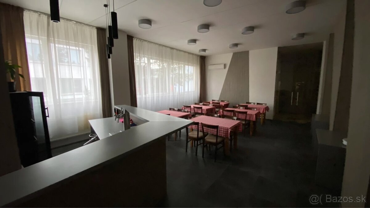 POLYFUNKČNÝ OBJEKT SO ZAMERANÍM NA GASTRO SLUŽBY / PREŠOV - 15