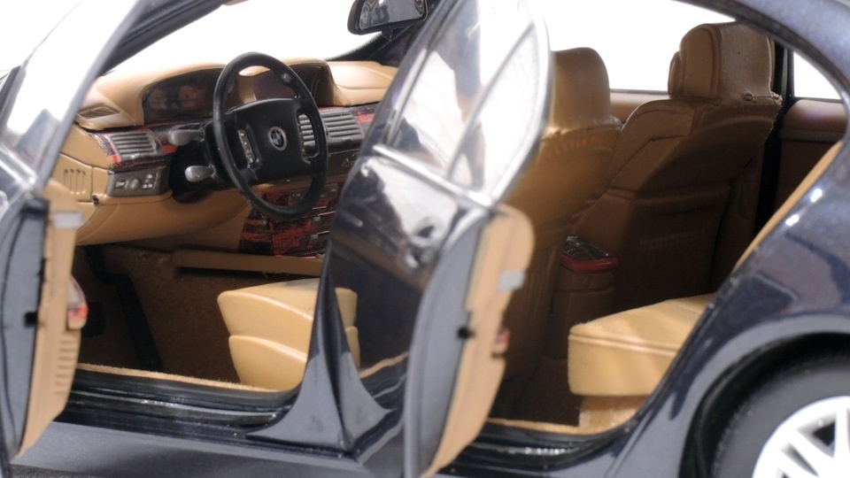 Predám model BMW 745i, e65, mierka 1:18, KYOSHO. - 15