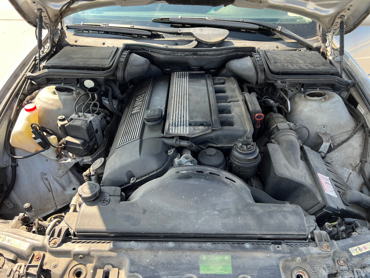 Predám BMW E39 520i touring v sériovom stave - 15