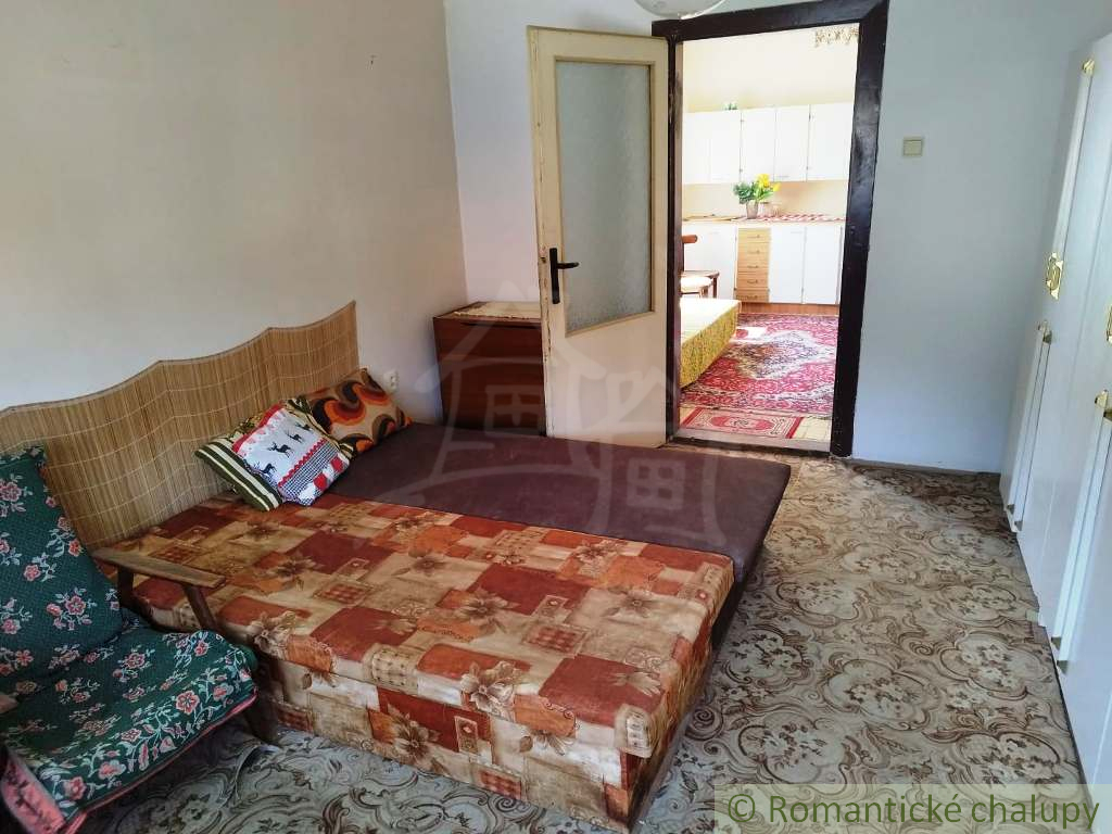 Priestranný dom s veľkou 1767 m² záhradou pre mladú rodinu - 15