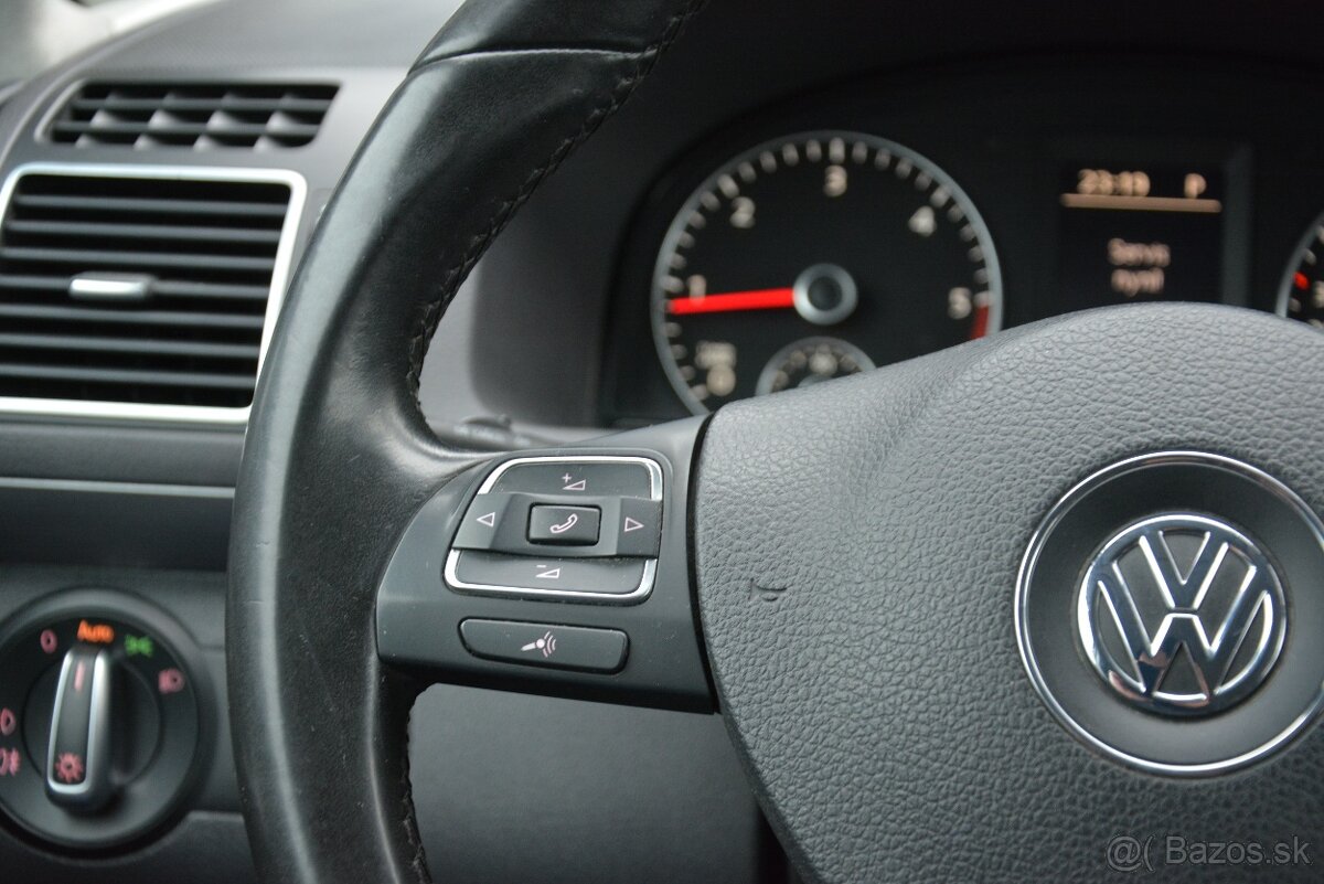 Volkswagen Touran 1.60 TDI , 1. majiteľ, Sr. voz, automat, 7 - 15