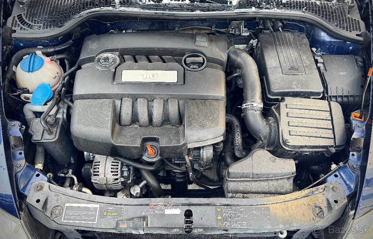 ŠKODA OCTAVIA COMBI 1.6 MPi - 15