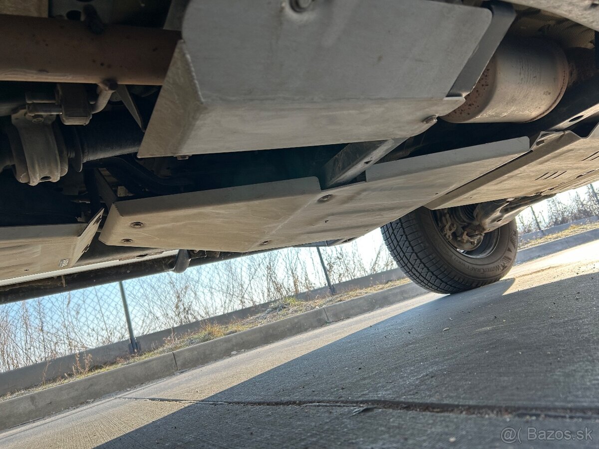 Toyota Hilux 2.8-150kW-automat - 15