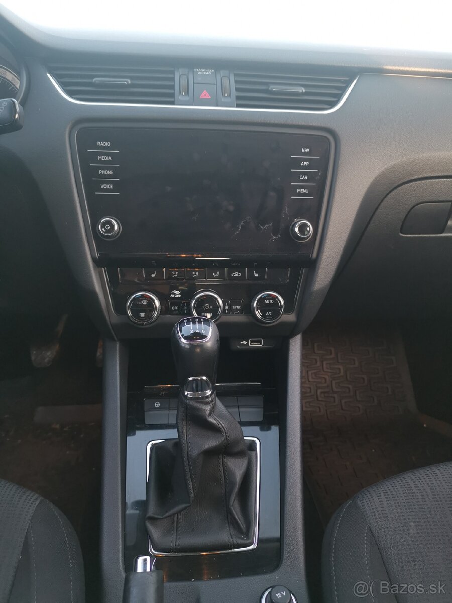 Predam Skoda Octavia 1,5TSi 2018 - 15