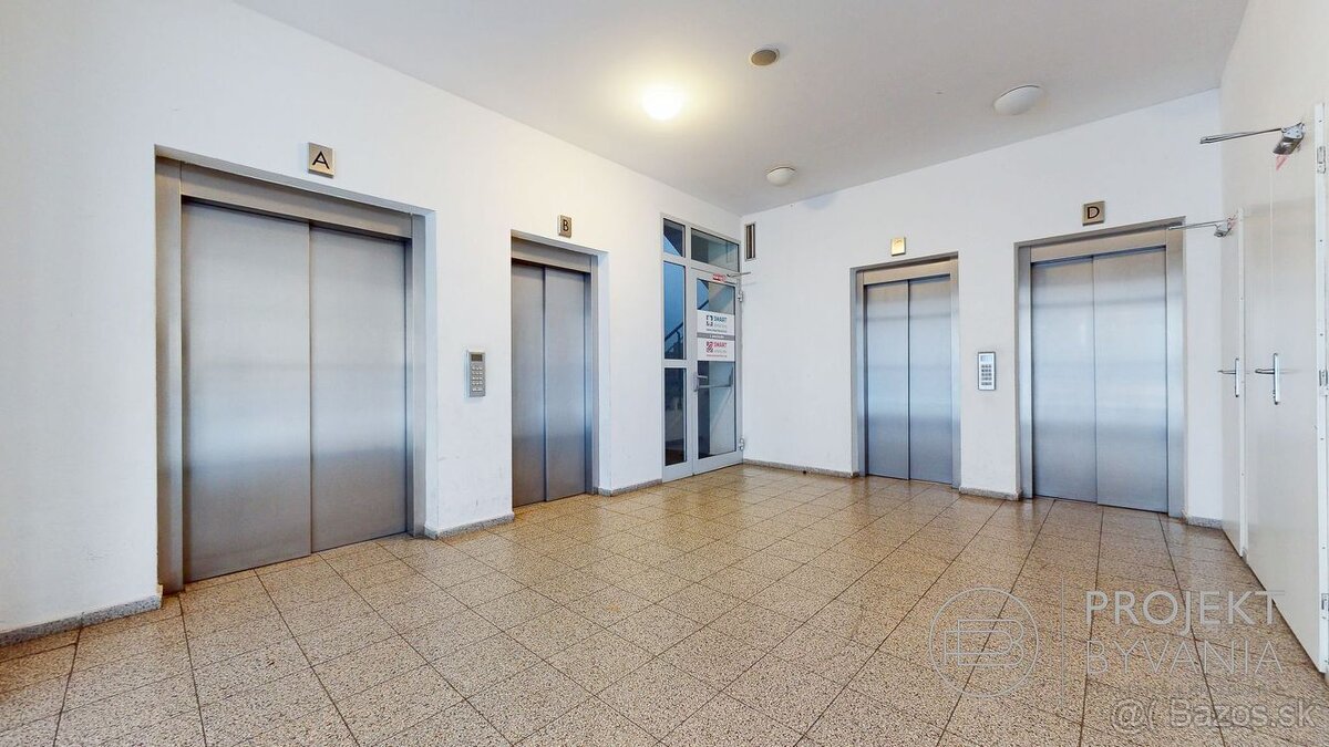 REZERVOVANÉ 2-izbový byt, NÁM. HRANIČIAROV, veľký BALKÓN, v - 15