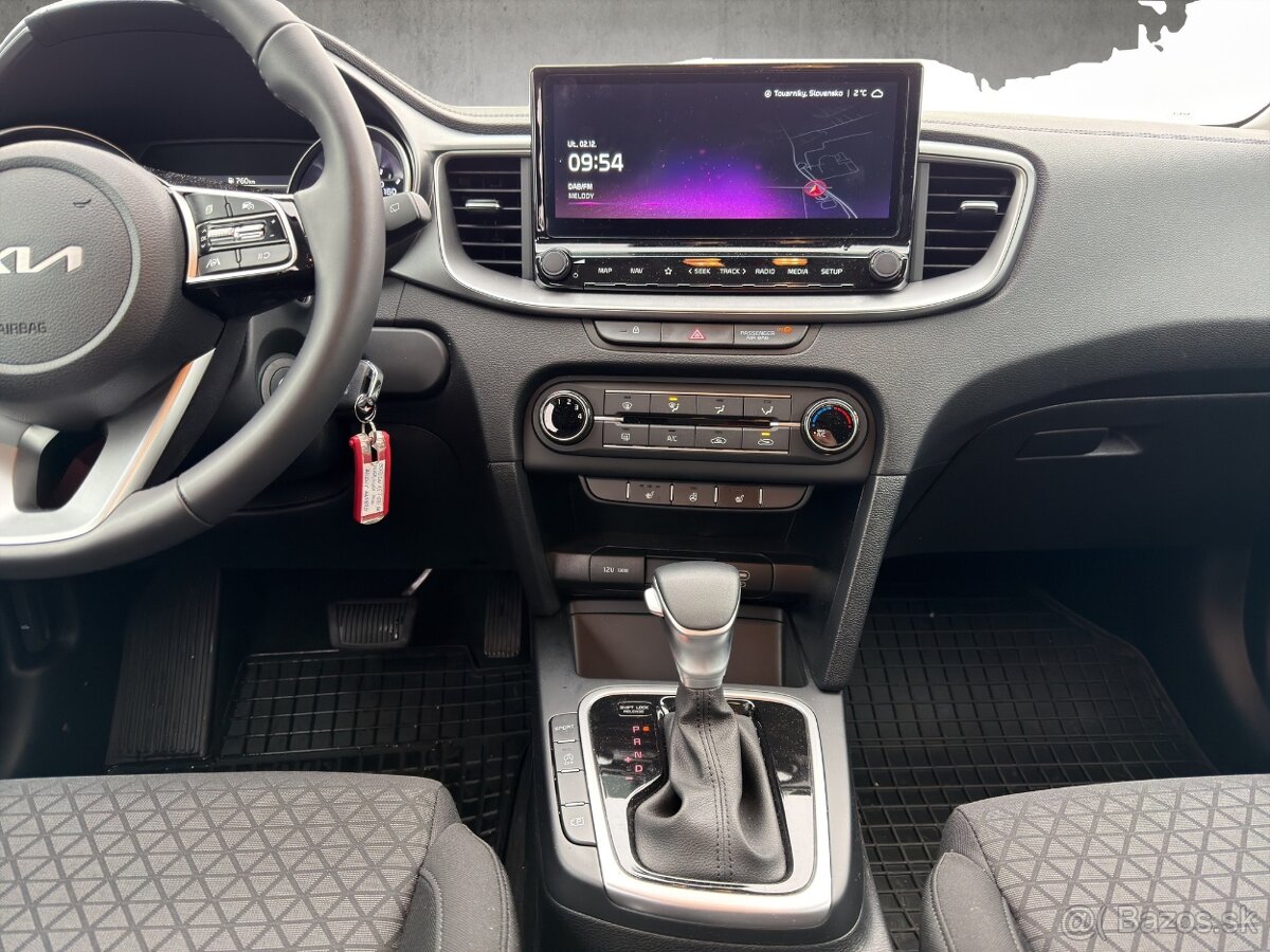 Kia Ceed SW 1.5 T-GDi Silver A/T - 15