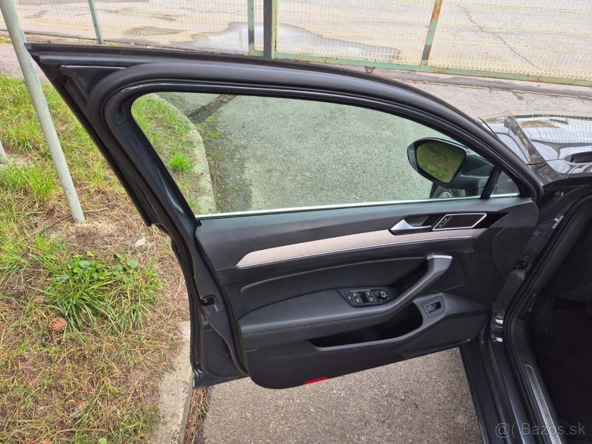 Volkswagen Passat Variant 2.0 TDI EVO Elegance - 15