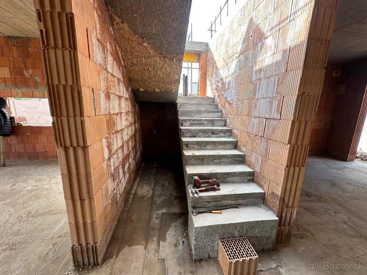 Predám rozostavaný luxusný RD v obci OPOJ - 15