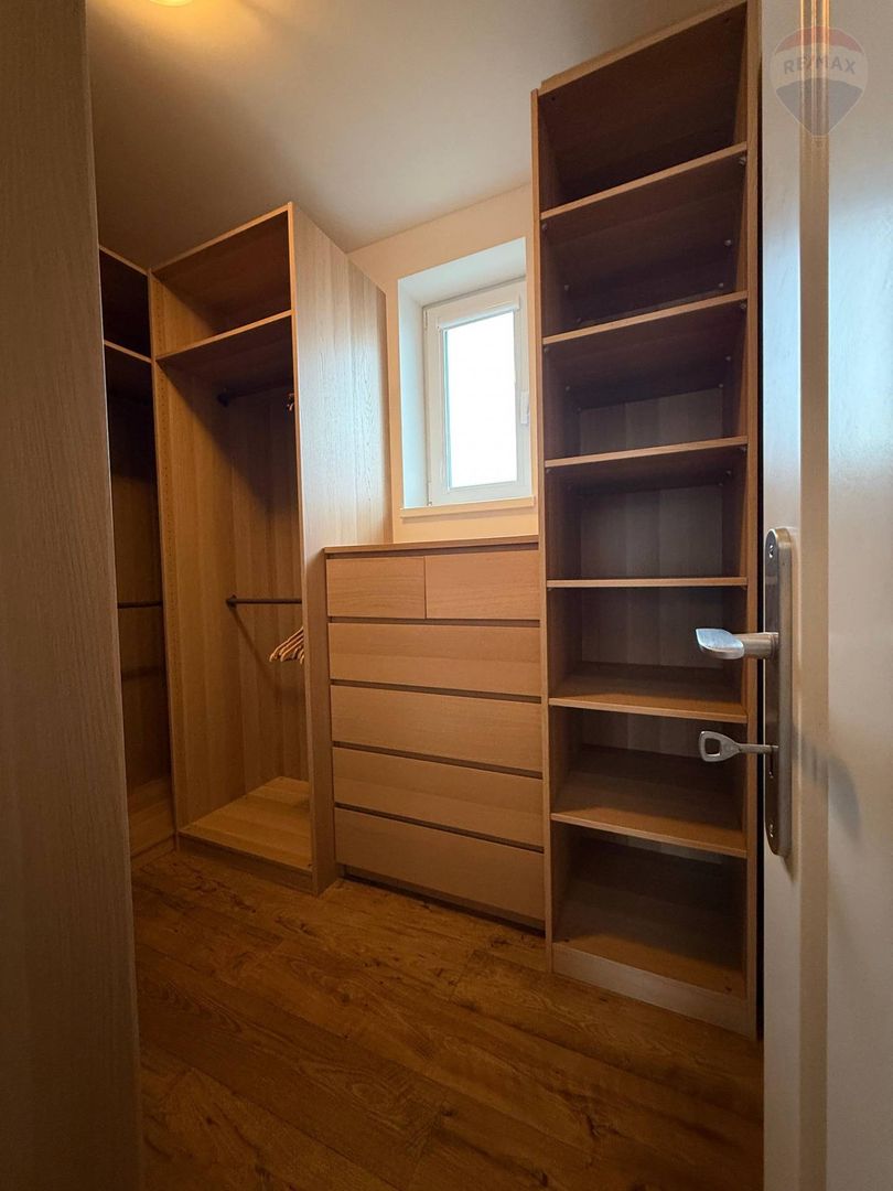 Na predaj 5-izbový rodinný dom v Sološnici - 15