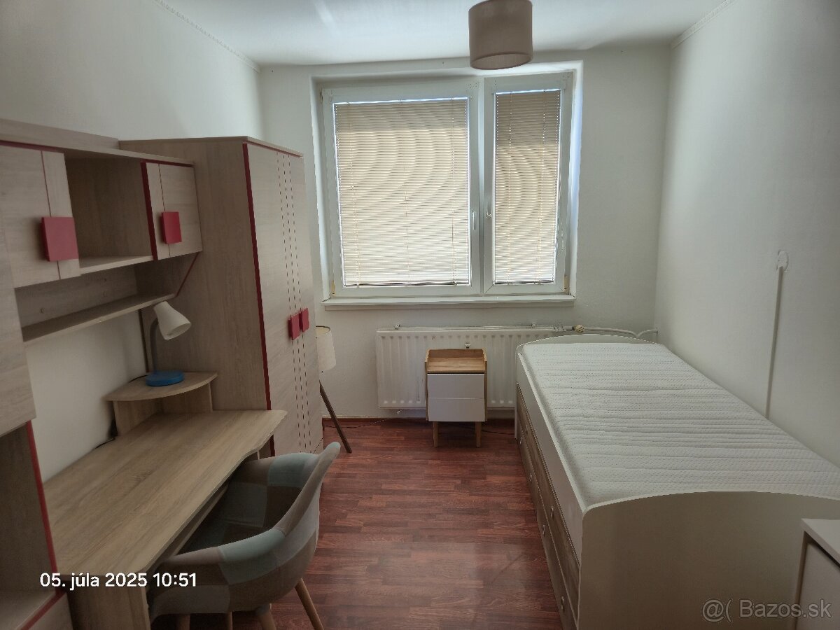 jeden a pol izbový byt v Košiciach - Jazero, Uralská ulica - 15