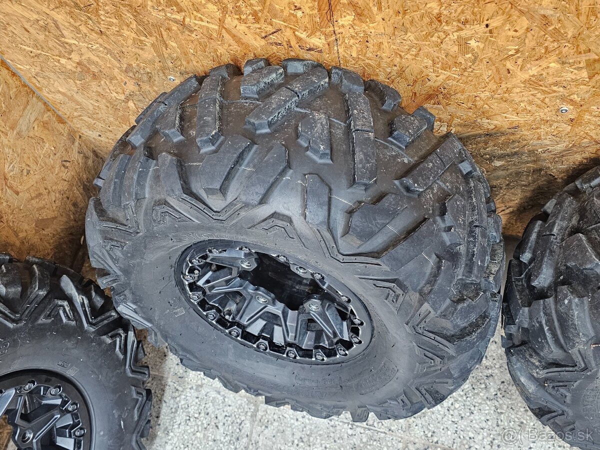 kolesá Can Am tvorkolka - 15