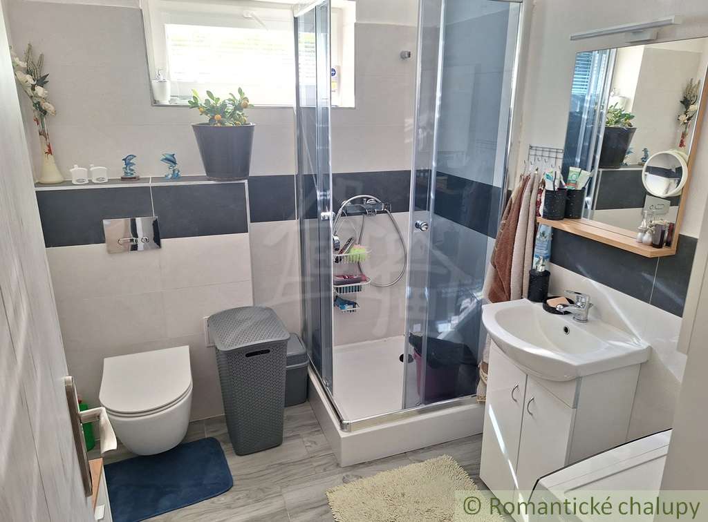 Rozostavaná chalupa pri potoku v malebnej dedinke na Lipto - 15