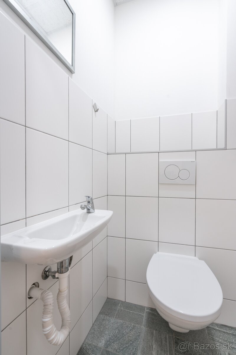 Prenájom kancelárskych priestorov v centre TN - 15