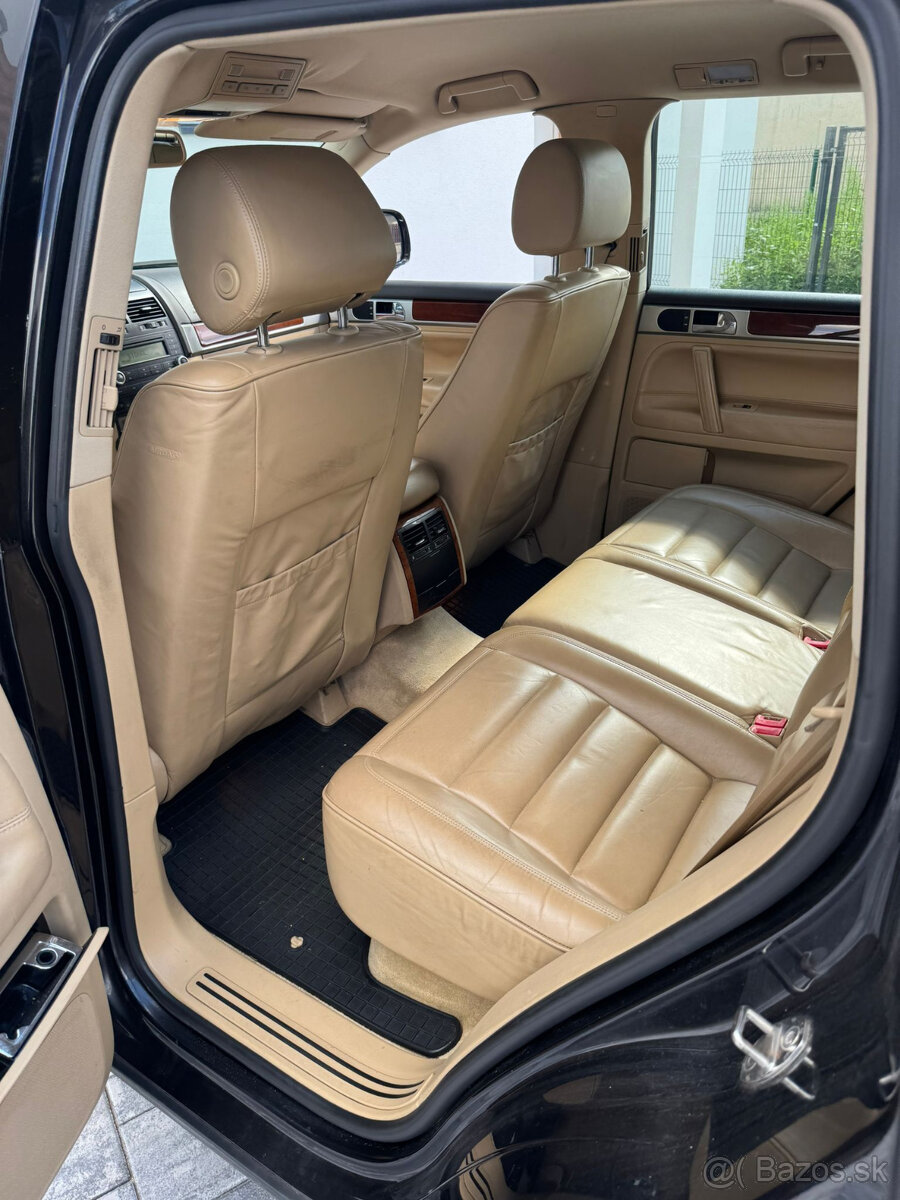 Volkswagen Touareg 2.5 TDI – 1. majitel, perfektní stav - 15